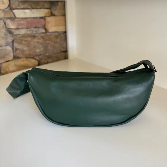St Agni Soft Leather Crossbody Crescent - Green - Picture 4 of 11